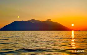 Semadirek'teki kaya adası "Zourafa" veya Ladoksera