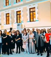 Οι εθελοντές που συνέδραμαν στην μεταφορά της βιβλιοθήκης στο νέο χώρο της.