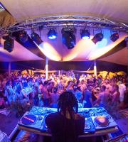 Όταν ο MR. Raoul K βρέθηκε στα decks του Ammo Ammo!