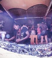 Όταν ο MR. Raoul K βρέθηκε στα decks του Ammo Ammo!