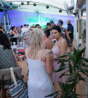 Cayetano, χορός, ανεβασμένη διάθεση και... Θέα θάλασσα!