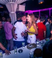 Yacht Club: Η απόλυτη rooftop διασκέδαση!
