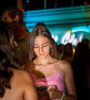 Σαββατόβραδο στην πιο "in" ταράτσα της πόλης με άκρως καλοκαιρινή διάθεση!