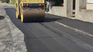 Ασφαλτοστρώσεις αποκατάστασης τομών στο οδικό δίκτυο των οικισμών Καμαριώτισσας & Αλωνίων