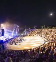 Η Ελεονόρα Ζουγανέλη γοήτευσε τον κόσμο της Αλεξανδρούπολης στο Θέατρο Αλτιναλμάζη