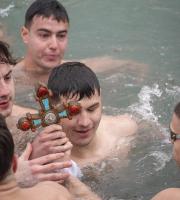 Θεοφάνεια: Αγιάστηκαν τα νερά στο λιμάνι της Αλεξανδρούπολης (video & φωτο)