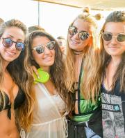 Βούλιαξε το Yasu Beach Bar στο 2ο "άχαστο" πάρτι του Chris Papa.