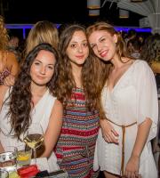 Όμορφες είναι οι Αυγουστιάτικες νύχτες στο Yacht Club.