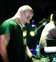 Super party στο SoHo για τα 10χρόνια λειτουργίας του OFF radio!