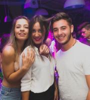 Τα "έσπασε" ο dj Hector στο  Reina Summer Club