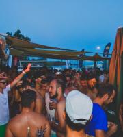 Άπαιχτο το πάρτυ με τον Νίκο Διαμαντόπουλο την Κυριακή στο Yasu beach bar