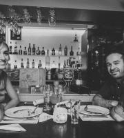 Ξεχωριστή βραδιά γευσιγνωσίας στο ατμοσφαιρικό Θέα Θάλασσα