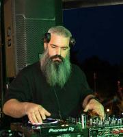 "Χαμό" έκανε o dj Andreas Athineos στο roof garden του Drunk Sinatra