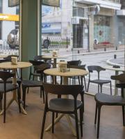 Η μπουγάτσα εδώ δεν είναι απλώς ένα προϊόν καθημερινής κατανάλωσης