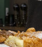 Η μπουγάτσα εδώ δεν είναι απλώς ένα προϊόν καθημερινής κατανάλωσης