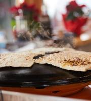 Το "Χωριό 1939" άνοιξε και φάγαμε στα εγκαίνιά του τα καλά, καλύτερα!