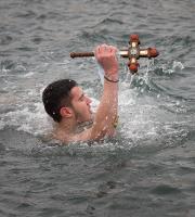 Με λαμπρότητα εορτάστηκαν τα Θεοφάνεια στον Έβρο - Αγιάστηκαν τα νερά παρά το τσουχτερό κρύο (vid & pics)