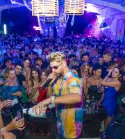 "Παίχτηκε πάρτυ στο Reina" με τον FY να ξεσηκώνει τον κόσμο!
