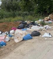 Σκουπίδια σε περιφερειακούς δρόμους της Αλεξανδρούπολης.