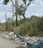 Σκουπίδια σε περιφερειακούς δρόμους της Αλεξανδρούπολης.