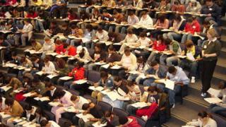 Αιώνιοι φοιτητές: Διαγραφή 200.000 φοιτητών τον Σεπτέμβριο.