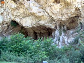 "kale" mağarası.