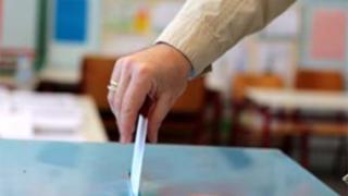 66 υποψήφιοι από 17 κόμματα αναμετρούνται στον Έβρο.