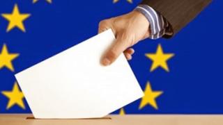 Τα 42 κόμματα που θα συμμετέχουν στις ευρωεκλογές.