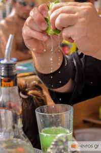 Λίγες σταγόνες... δροσιάς είναι ό,τι πρέπει για αυτές τις μέρες.