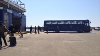 Ακόμη 28 λαθρομετανάστες συνέλαβαν οι λιμενικοί στη Σαμοθράκη.