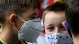 Σχολεία: Τι προβλέπεται για τις απουσίες μαθητών που ασθενούν με κορονοϊό