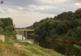 Erithropotamos nehrinin doğu tarafına bakarak.