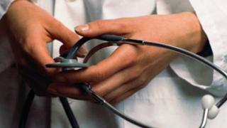 Ξεκινούν τα τηλεφωνικά ραντεβού στο ΠΕΔΥ.