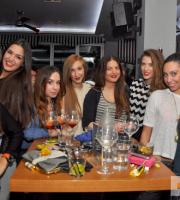 Πανικός και... ομίχλη με Θοδωρή Τριανταφύλλου στο NOA cafe - bar.