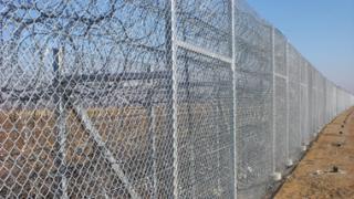 Γ. Πανούσης: 'Δεν πρέπει να αφαιρεθεί ο φράχτης στον Έβρο.'