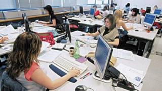 Πώς θα πληρωθούν όσοι δουλέψουν το Δεκαπενταύγουστο.