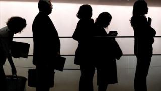 'Βουλιάζει' στην ανεργία η περιφέρεια ΑΜ-Θ.