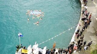 Εβρίτες πήγαν στο Καστελλόριζο για την ρίψη του Τίμιου Σταυρού (φώτο+video)