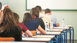 Πανελλήνιες 2015: Πότε ανακοινώνονται οι βαθμοί και οι βάσεις.