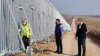 Φτάνει προς το τέλος η κατασκευή του φράχτη στον Έβρο (video)