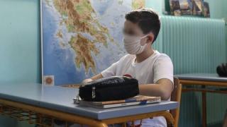 Τα 16 μέτρα προστασίας που θα τηρηθούν στον αγιασμό και στις σχολικές αίθουσες