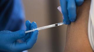 Κορονοϊός: Άνοιξε σήμερα η πλατφόρμα για τον εμβολιασμό των 70-74