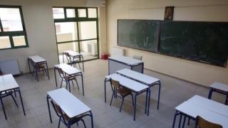Αλεξανδρούπολη: Έντονες αντιδράσεις για τα ανοιχτά παράθυρα στα σχολεία