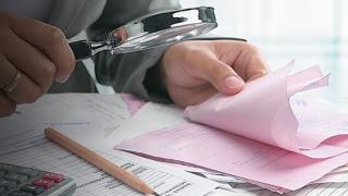 Εντατικούς ελέγχους θα πραγματοποιεί η Εφορία σε πλήθος επιχειρήσεων.