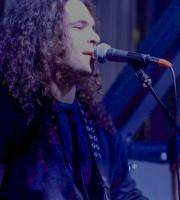 Κανείς δεν έμεινε ακίνητος στο πάρτυ που έστησαν οι Θραξ Πανκc και ο ΣΥΜΑ στο Theatro