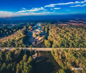 Ardas Nehri üzerinde uçmak