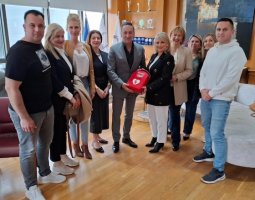 Ολοένα και ενισχύεται το δίκτυο απινιδωτών στον Δήμο Αλεξανδρούπολης