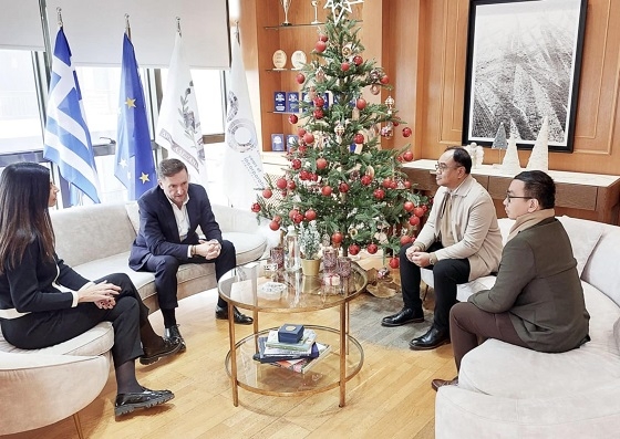 Ο Δήμαρχος Αλεξανδρούπολης με τον Πρέσβη των Φιλιππίνων.