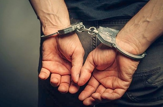 Σύλληψη ενός ημεδαπού στην Αλεξανδρούπολη, επειδή είχε στο σπίτι του όπλα και πυρομαχικά.