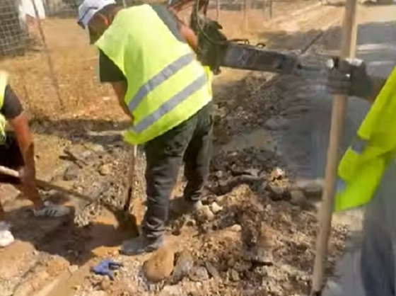 Πάλι ζημιά στο δίκτυο της ΔΕΥΑΑ, αυτή τη φορά στον Απαλό.